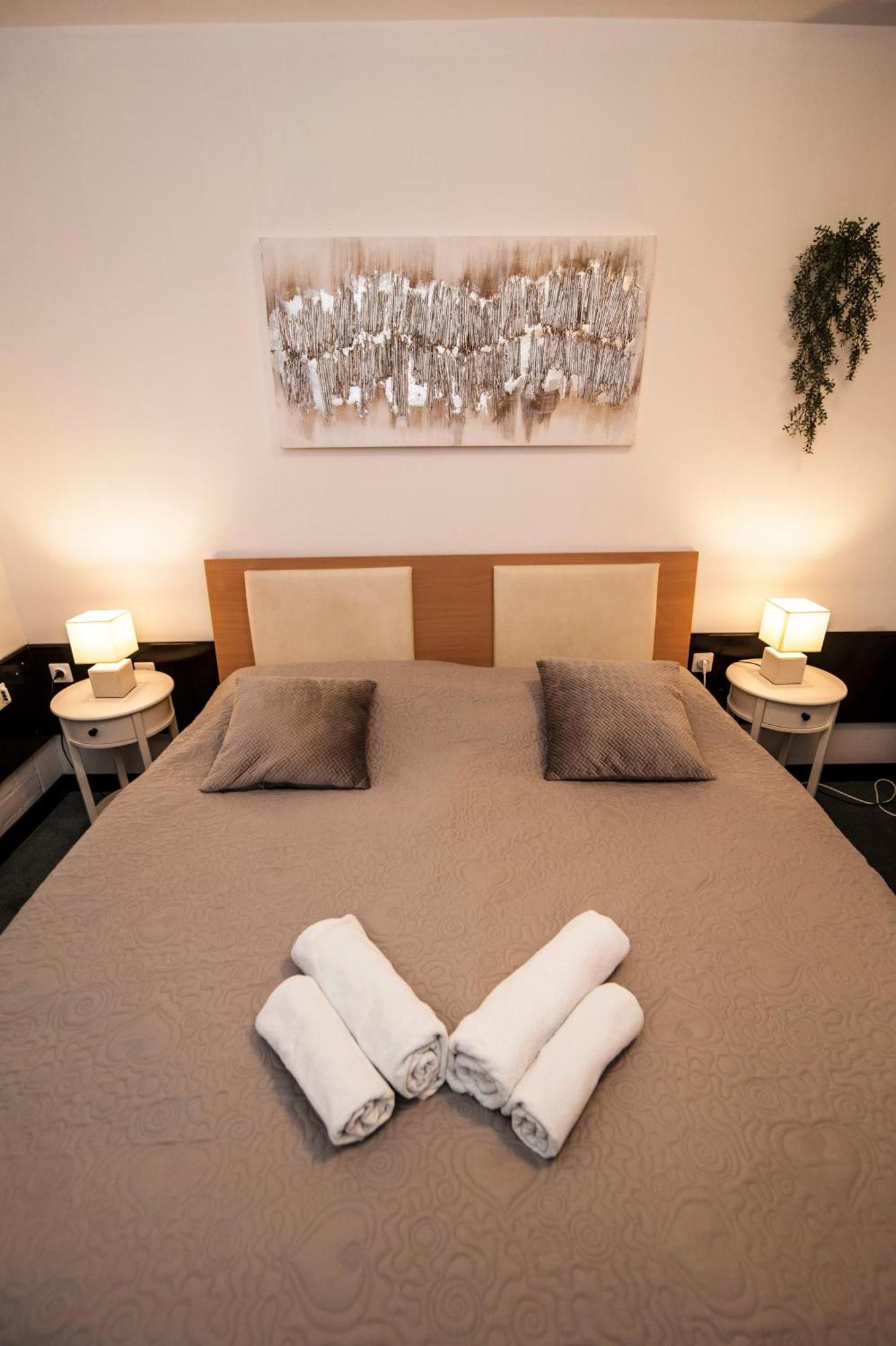 Hotel Faraon Celje Room photo