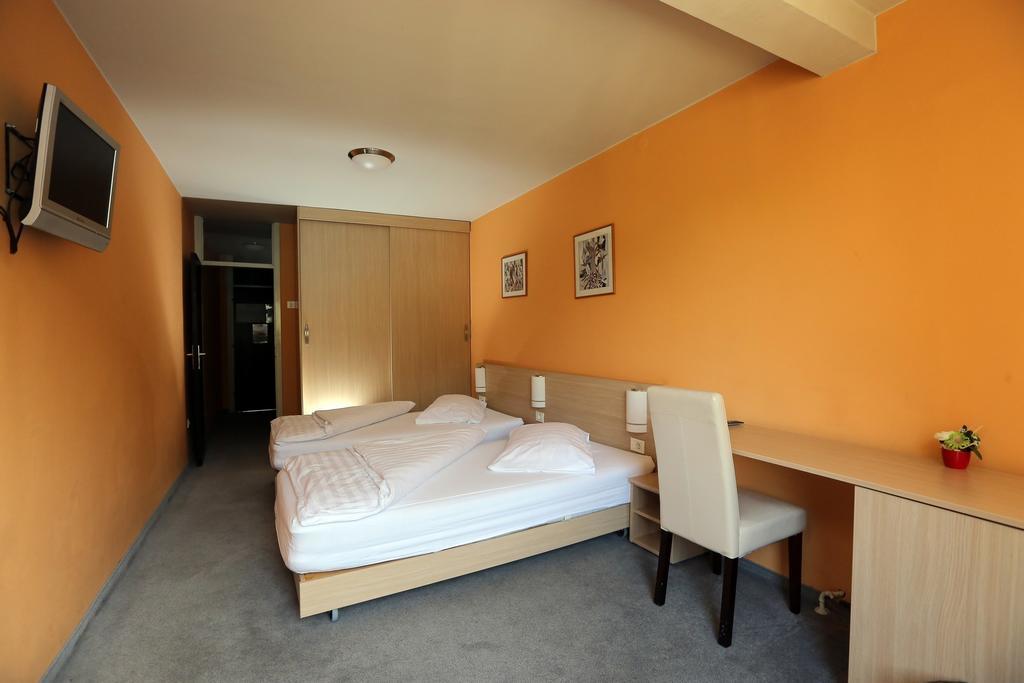 Hotel Faraon Celje Room photo